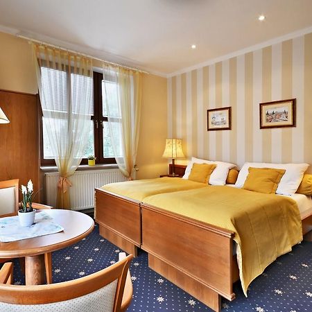 Hotel Villa Conti Писек Экстерьер фото