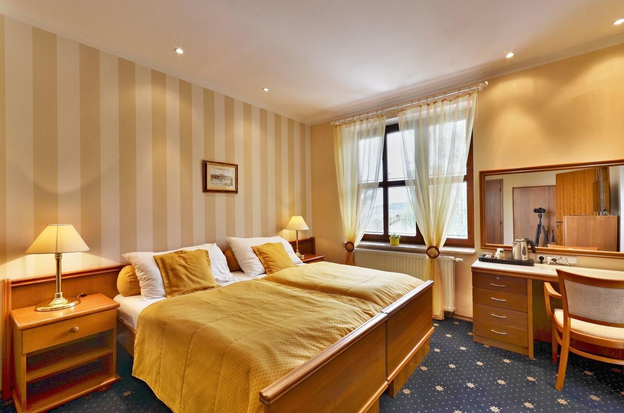 Hotel Villa Conti Писек Экстерьер фото