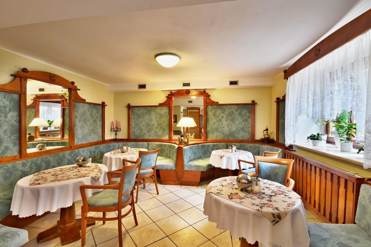Hotel Villa Conti Писек Экстерьер фото